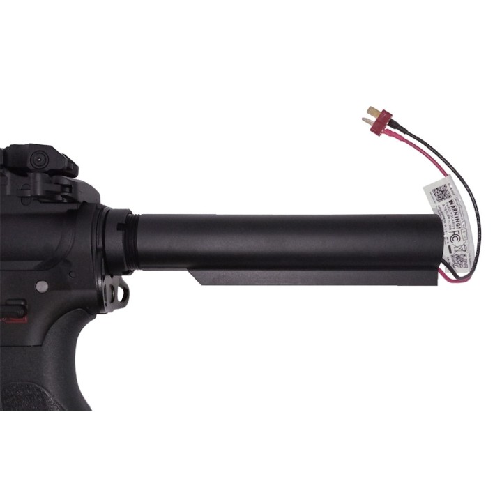 Batterie Li-Po et chargeur inclus dans le combo airsoft performant.
