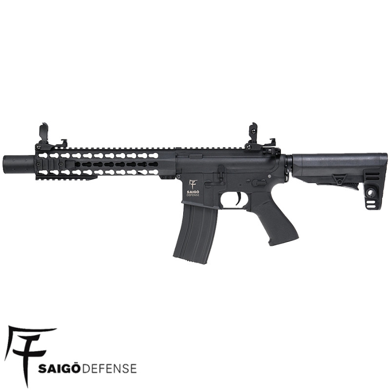 Réplique airsoft électrique en position de tir Saigo Defense Kenji